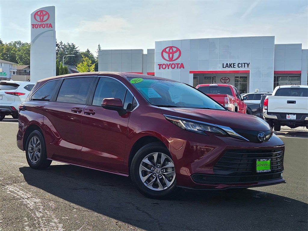 Used 2023 Toyota Sienna LE