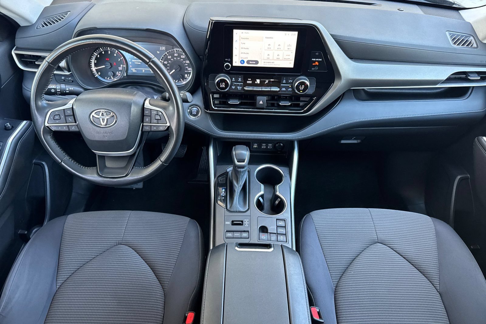 Used 2023 Toyota Highlander LE AWD/4WD image 14