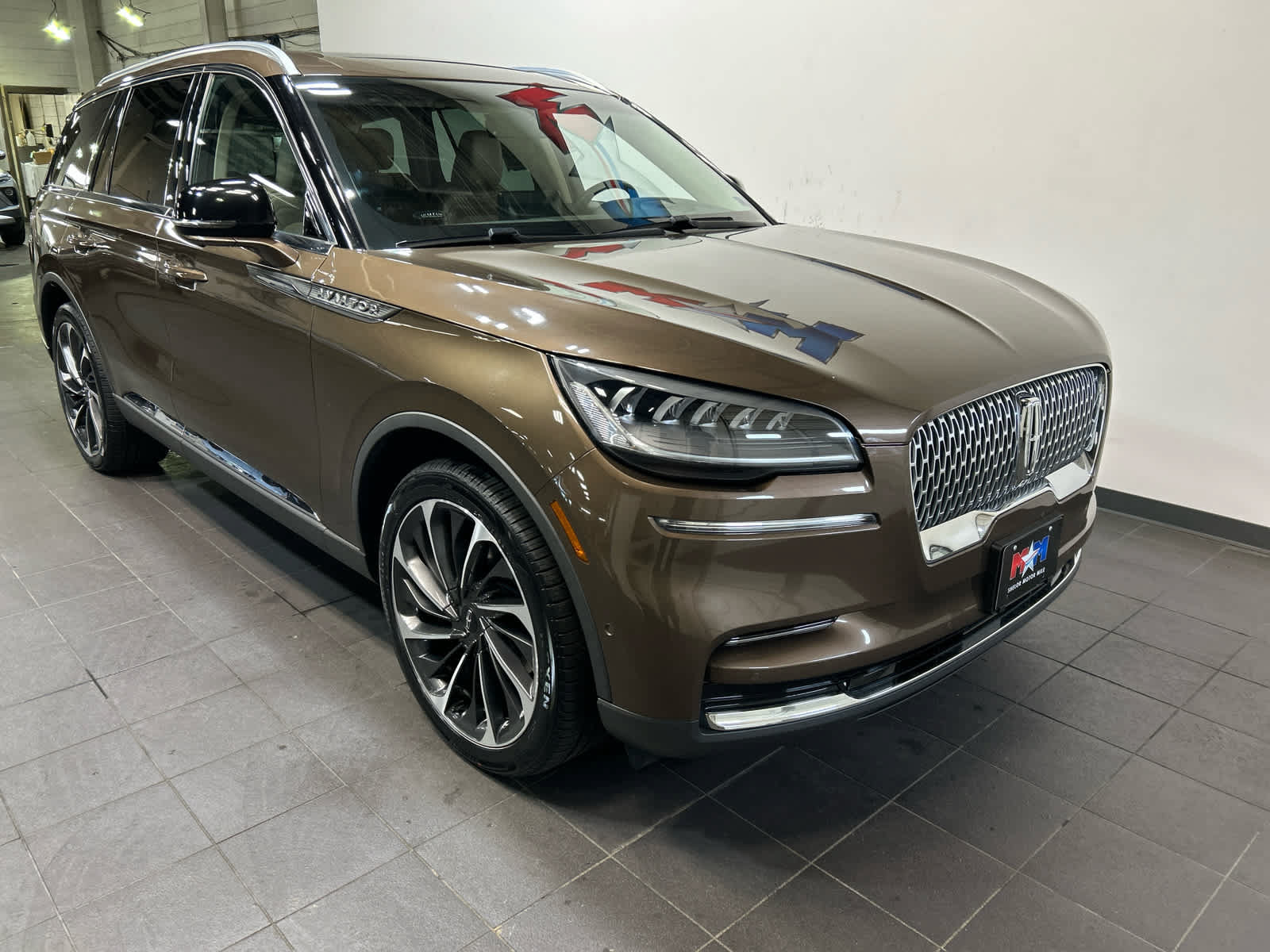 Used 2022 Lincoln Aviator Reserve w/ Equipment Group 201A AWD/4WD image 2