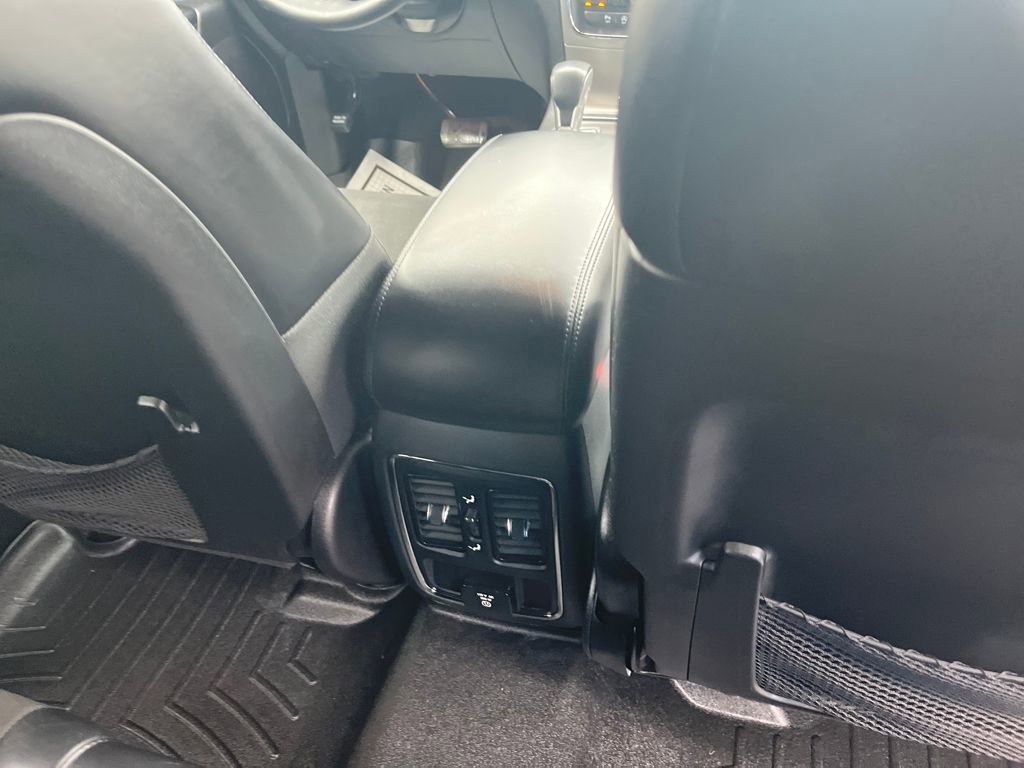 Used 2018 Jeep Grand Cherokee Altitude image 26