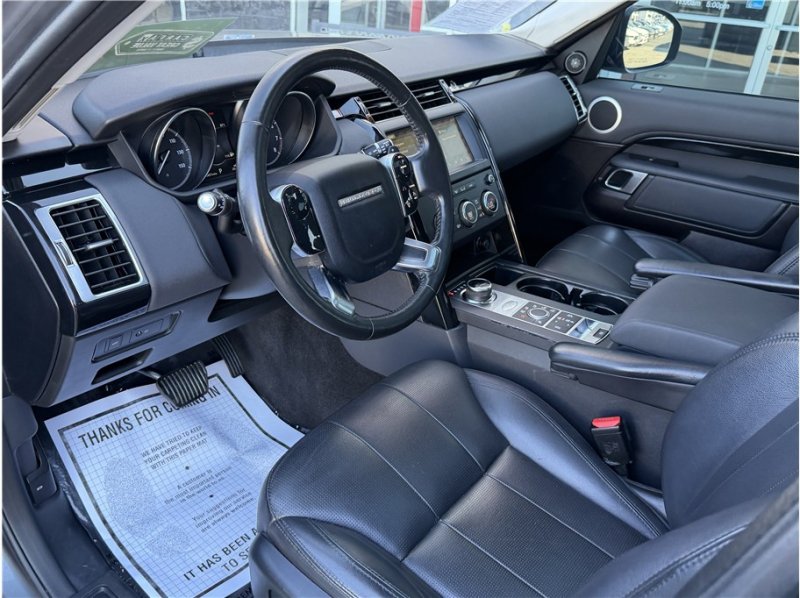 Used 2019 Land Rover Discovery SE AWD/4WD image 17