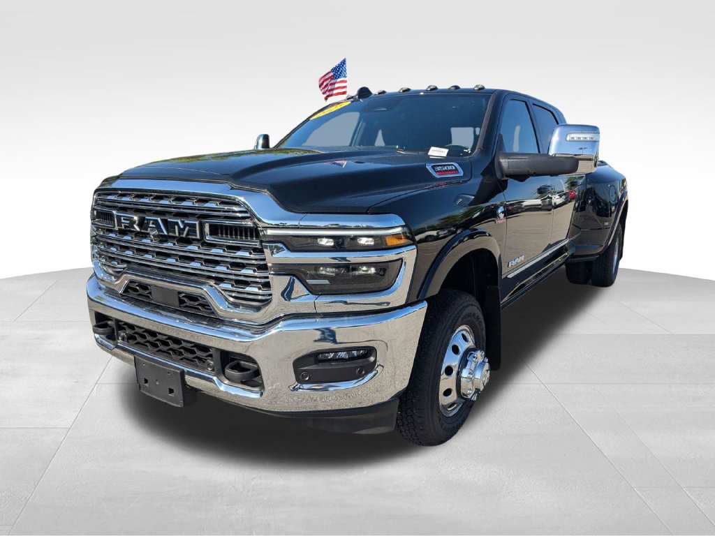 Used 2025 RAM 3500 Limited AWD/4WD image 9