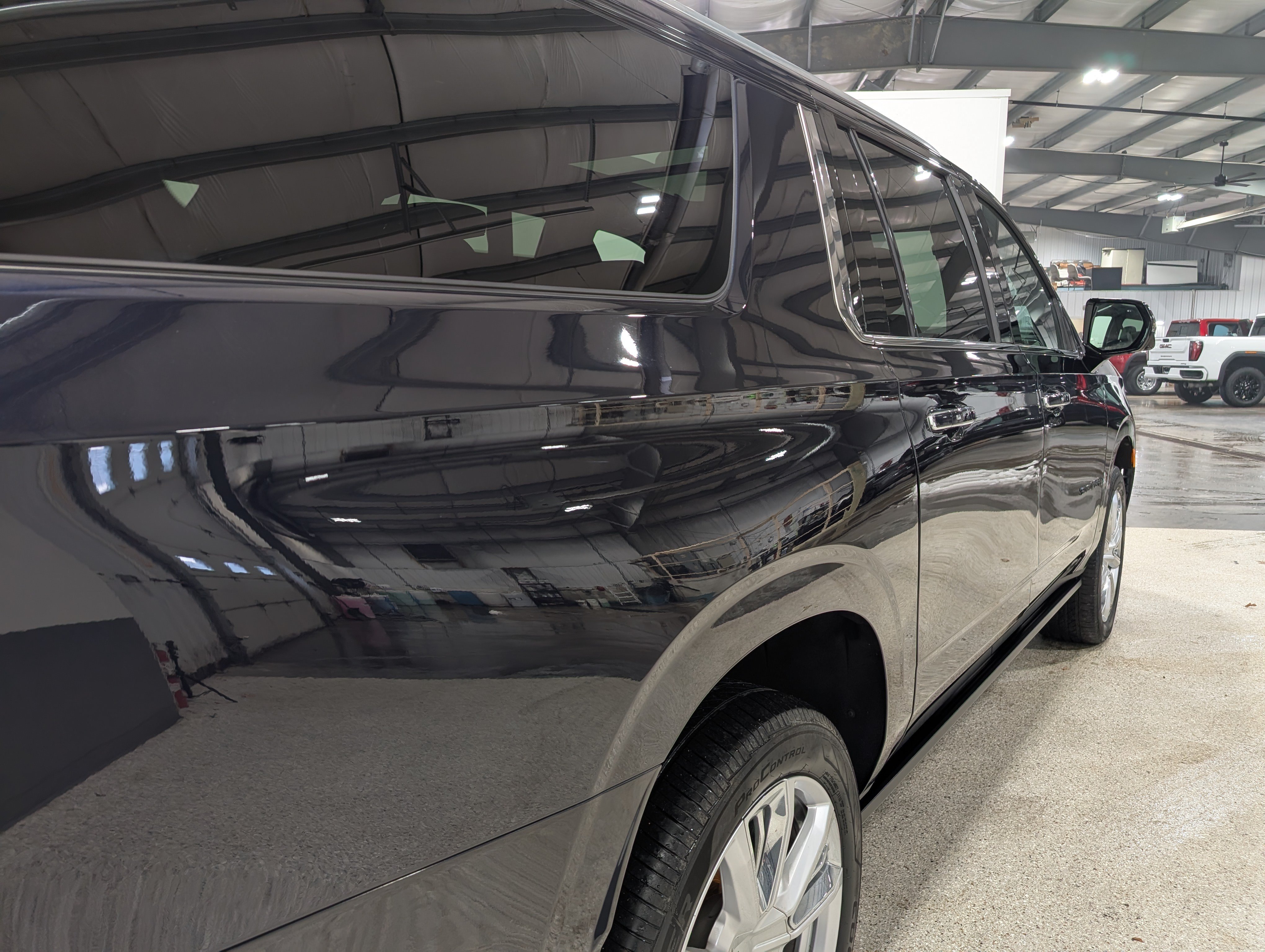 Used 2021 Chevrolet Suburban High Country AWD/4WD image 3