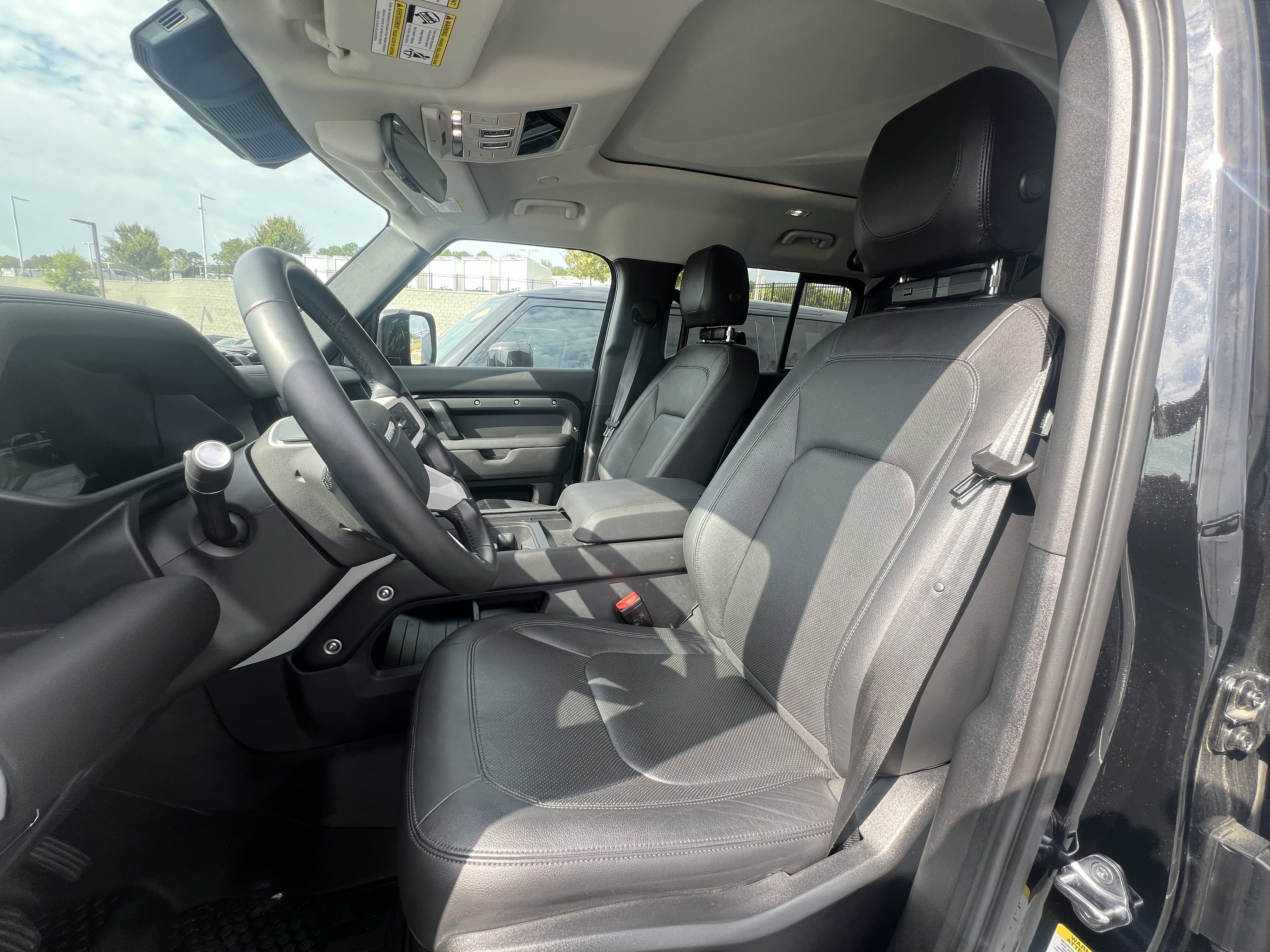 Used 2024 Land Rover Defender 110 S image 14