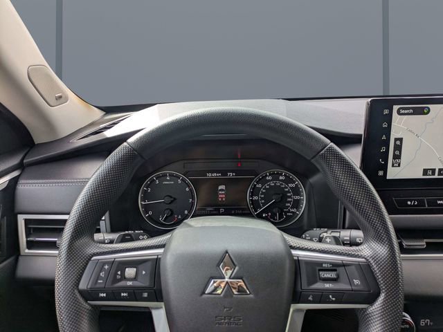 Used 2025 Mitsubishi Outlander ES image 28