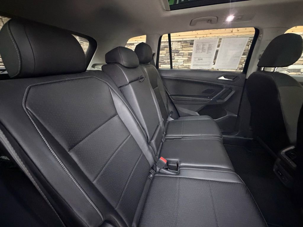 Used 2020 Volkswagen Tiguan SEL image 32