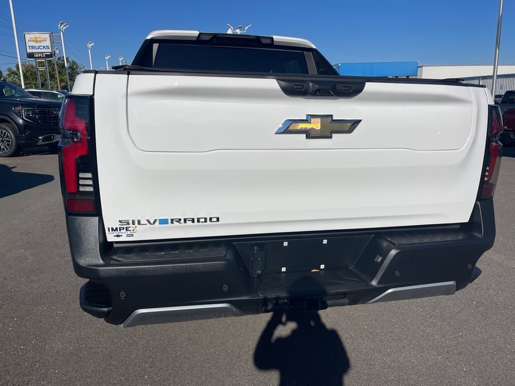 Used 2025 Chevrolet Silverado EV LT AWD/4WD image 33