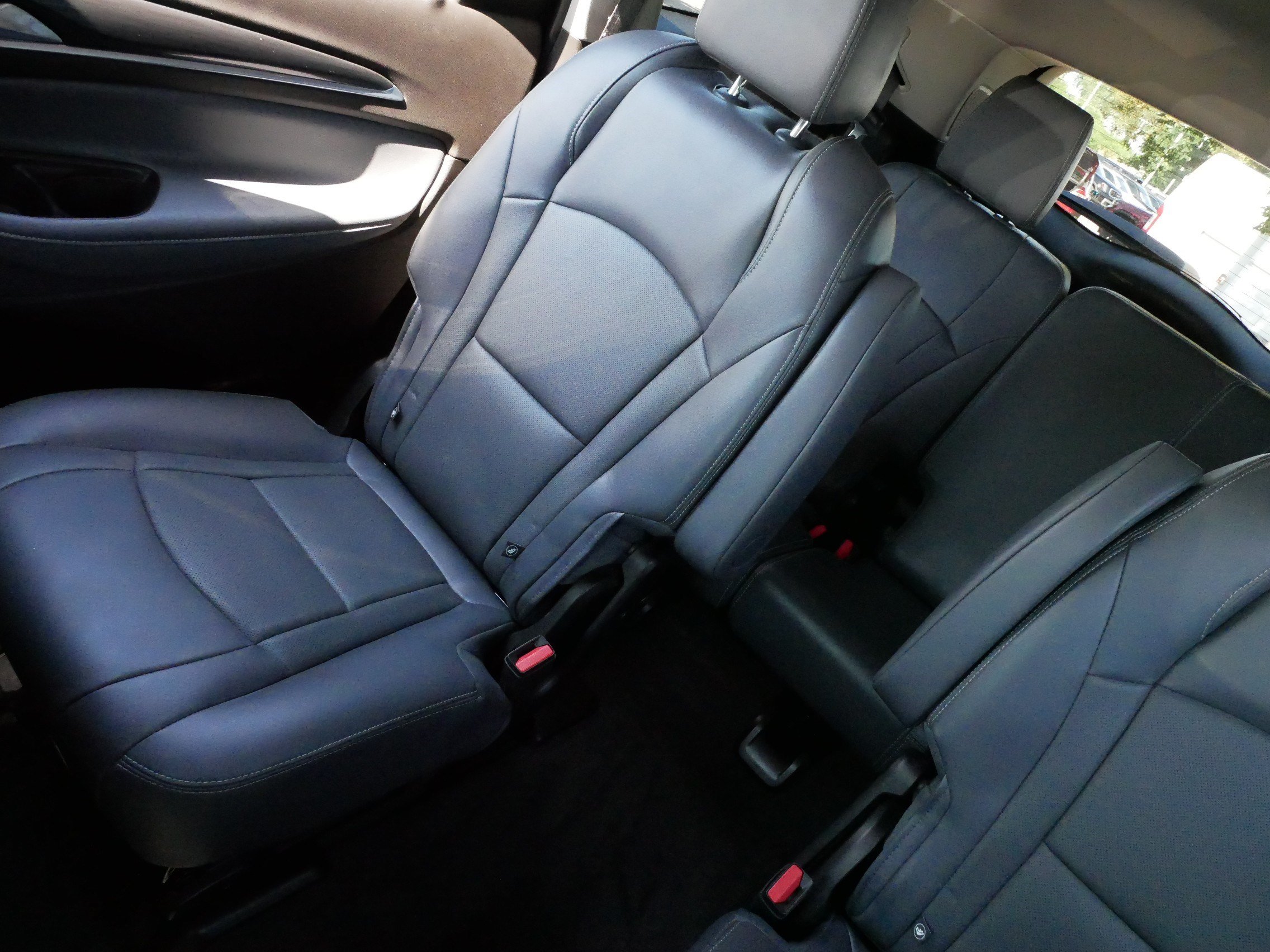 Used 2019 Buick Enclave Premium AWD/4WD image 13