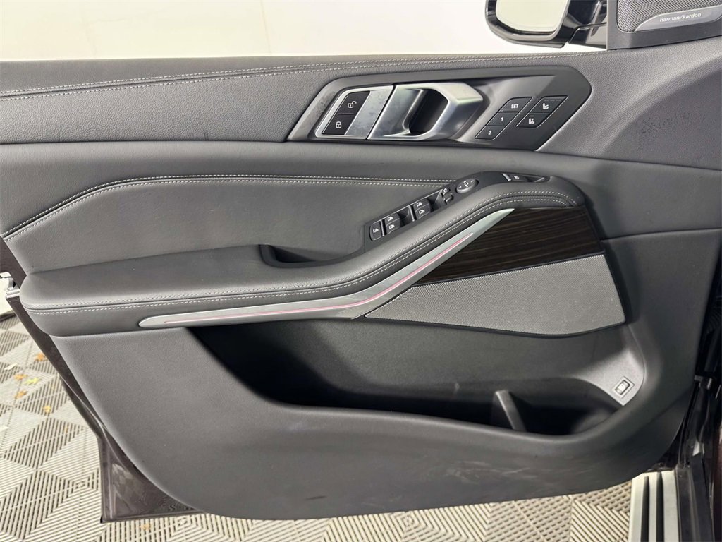 Used 2023 BMW X5 xDrive45e w/ Executive Package image 17