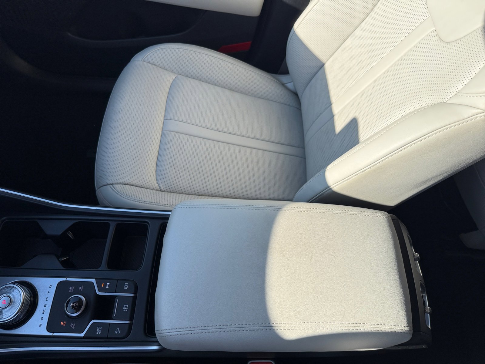 Certified 2025 Kia Sorento EX image 14