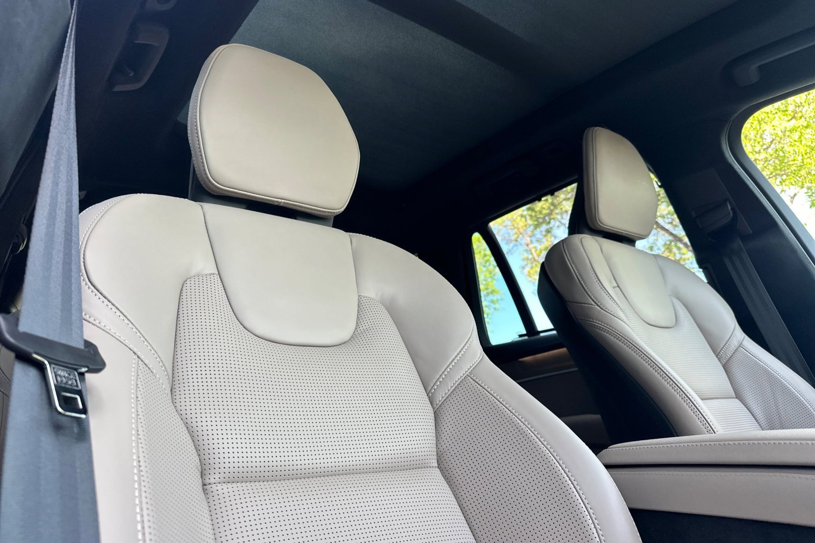 Used 2026 Volvo XC90 T8 Ultra w/ Lounge Package image 21