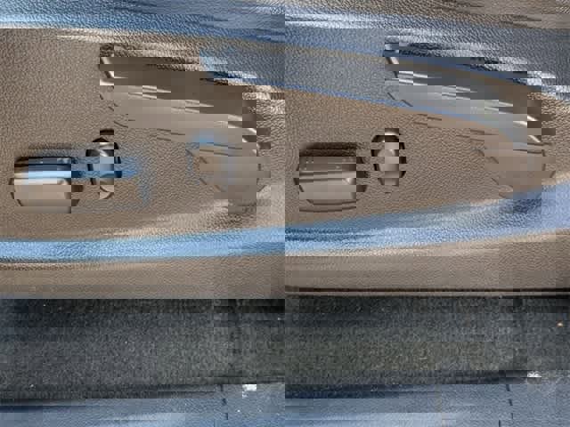 Used 2016 GMC Canyon SLT w/ Driver Alert Package image 18