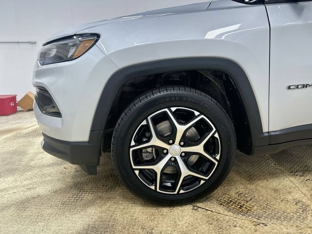 Used 2024 Jeep Compass Limited AWD/4WD image 19
