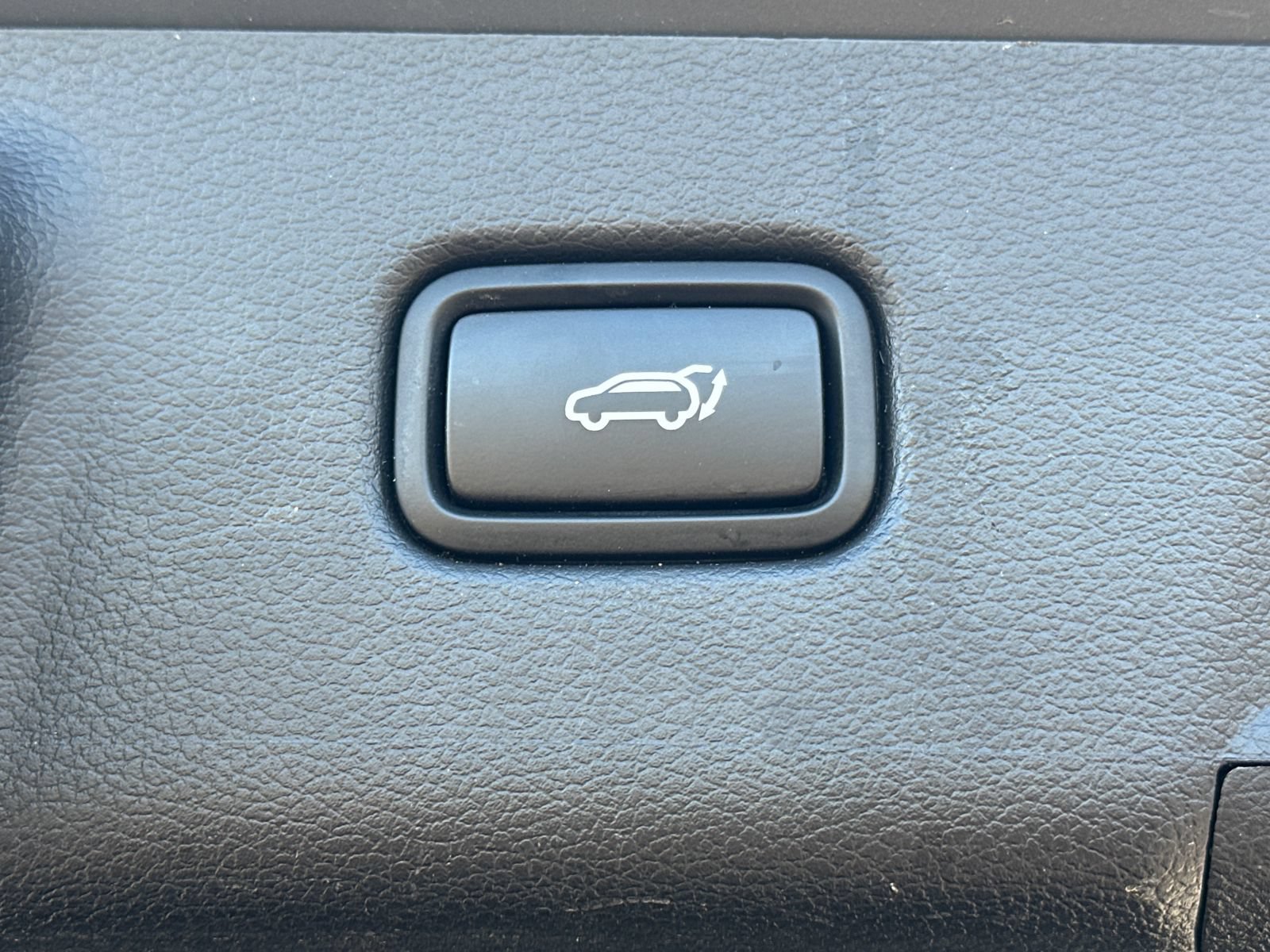 Certified 2025 Hyundai Palisade Limited FWD image 17
