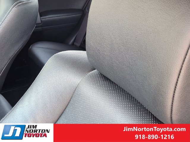 Used 2023 Toyota 4Runner Limited AWD/4WD image 17