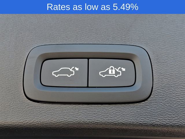 Certified 2023 Volvo XC40 B5 Plus w/ Climate Package image 32