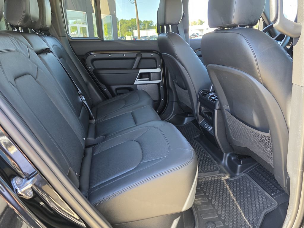 Used 2024 Land Rover Defender 110 S image 27