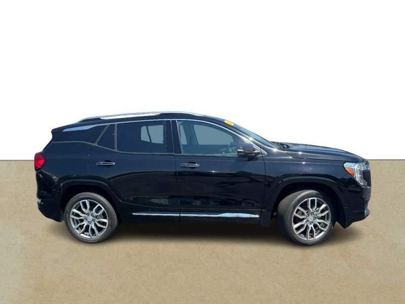 Used 2023 GMC Terrain Denali AWD/4WD image 2