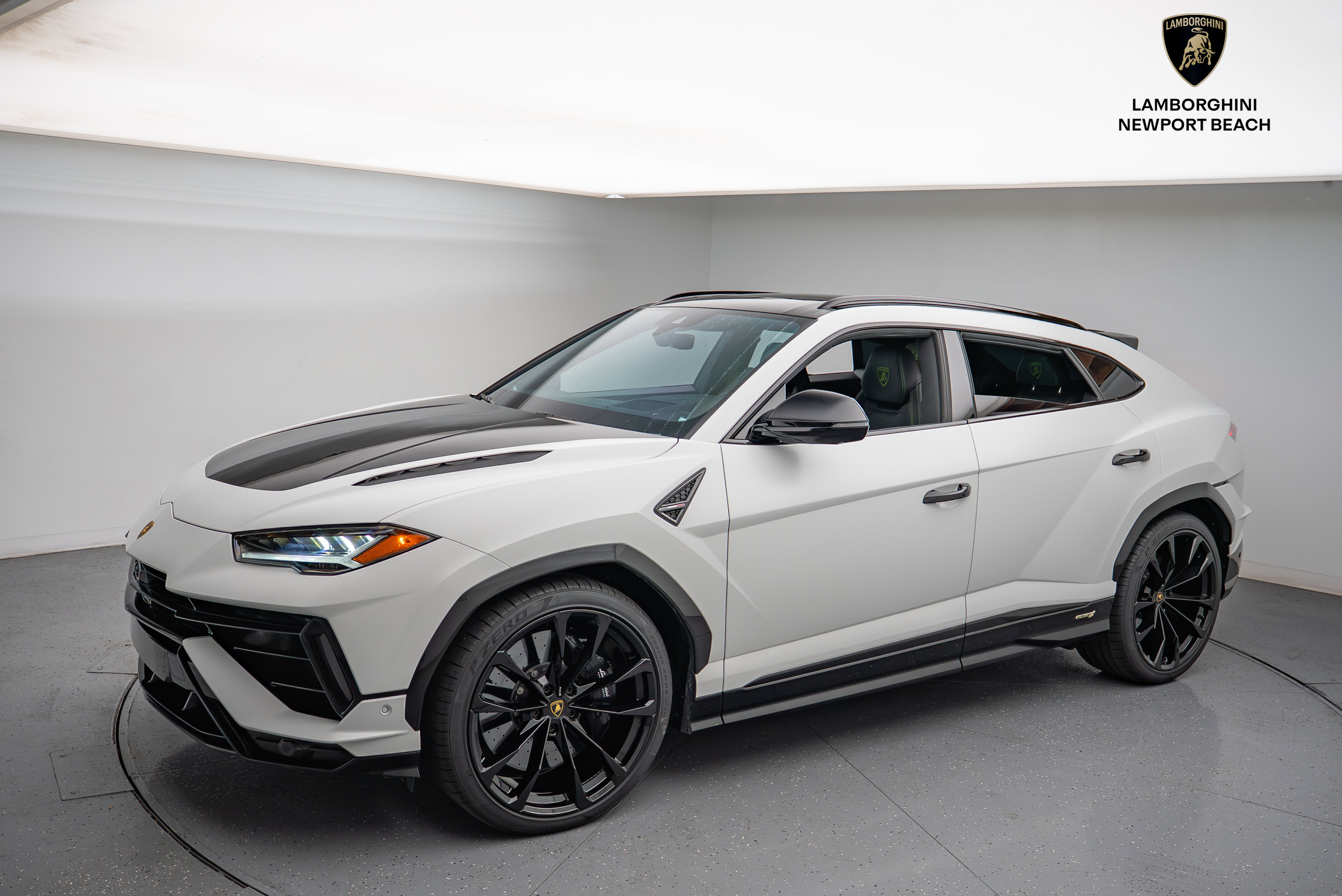 Used 2024 Lamborghini Urus S image 13