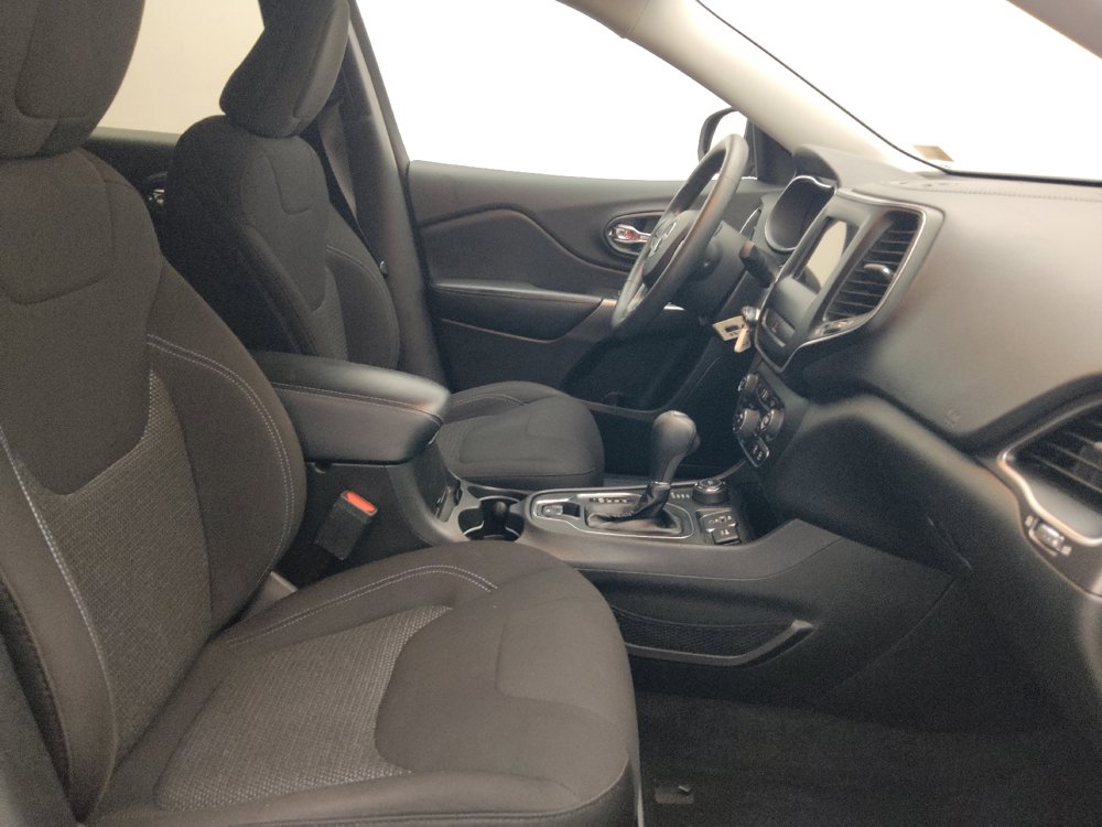 Used 2019 Jeep Cherokee Latitude w/ Popular Appearance Group AWD/4WD image 21