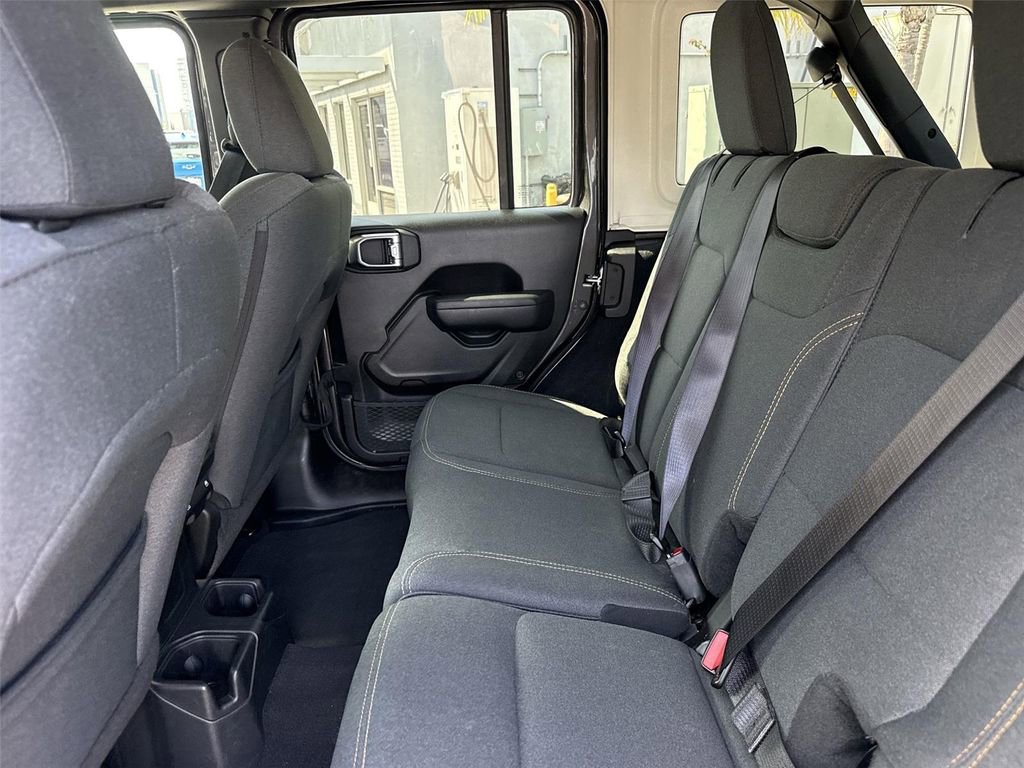 Used 2025 Jeep Wrangler Unlimited Sport AWD/4WD image 21