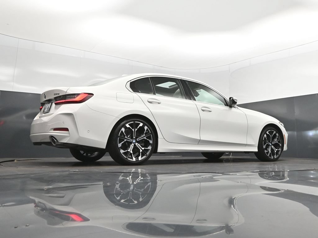 Used 2026 BMW 330i Sedan w/ Convenience Package RWD image 42