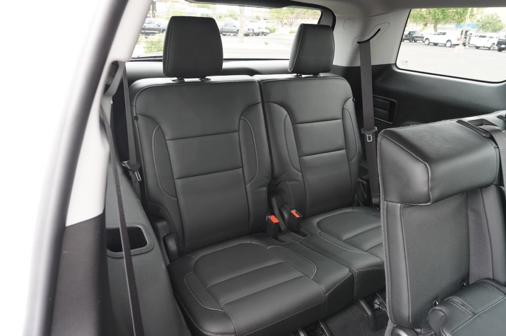 Certified 2019 GMC Acadia SLT w/ Black Edition FWD image 11