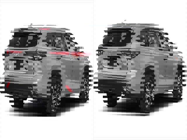 Used 2022 Toyota Highlander XLE image 2