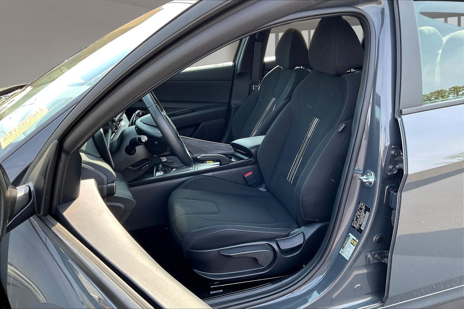 Used 2025 Hyundai Elantra Sport image 21