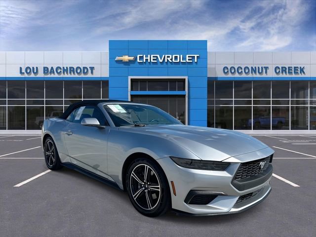 Used 2025 Ford Mustang Premium RWD image 2