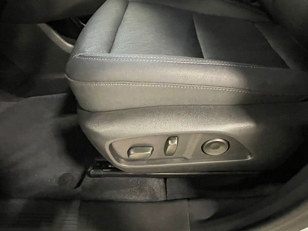 Used 2026 Chevrolet Equinox LT w/ Convenience Package II image 21