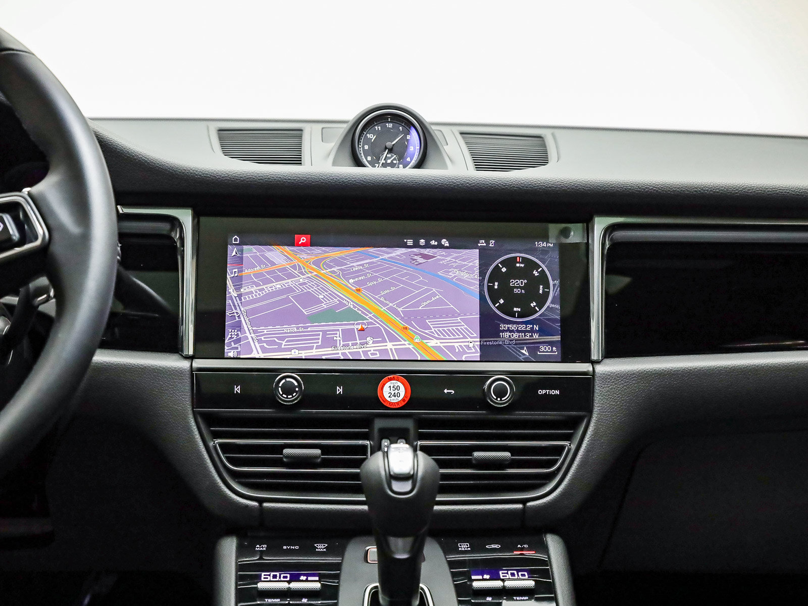 Certified 2026 Porsche Macan AWD/4WD image 15