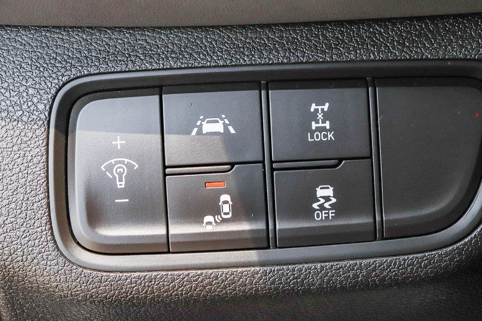 Used 2019 Hyundai Santa Fe SE AWD/4WD image 32