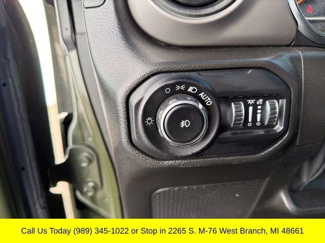 Used 2022 Jeep Wrangler Sport image 24