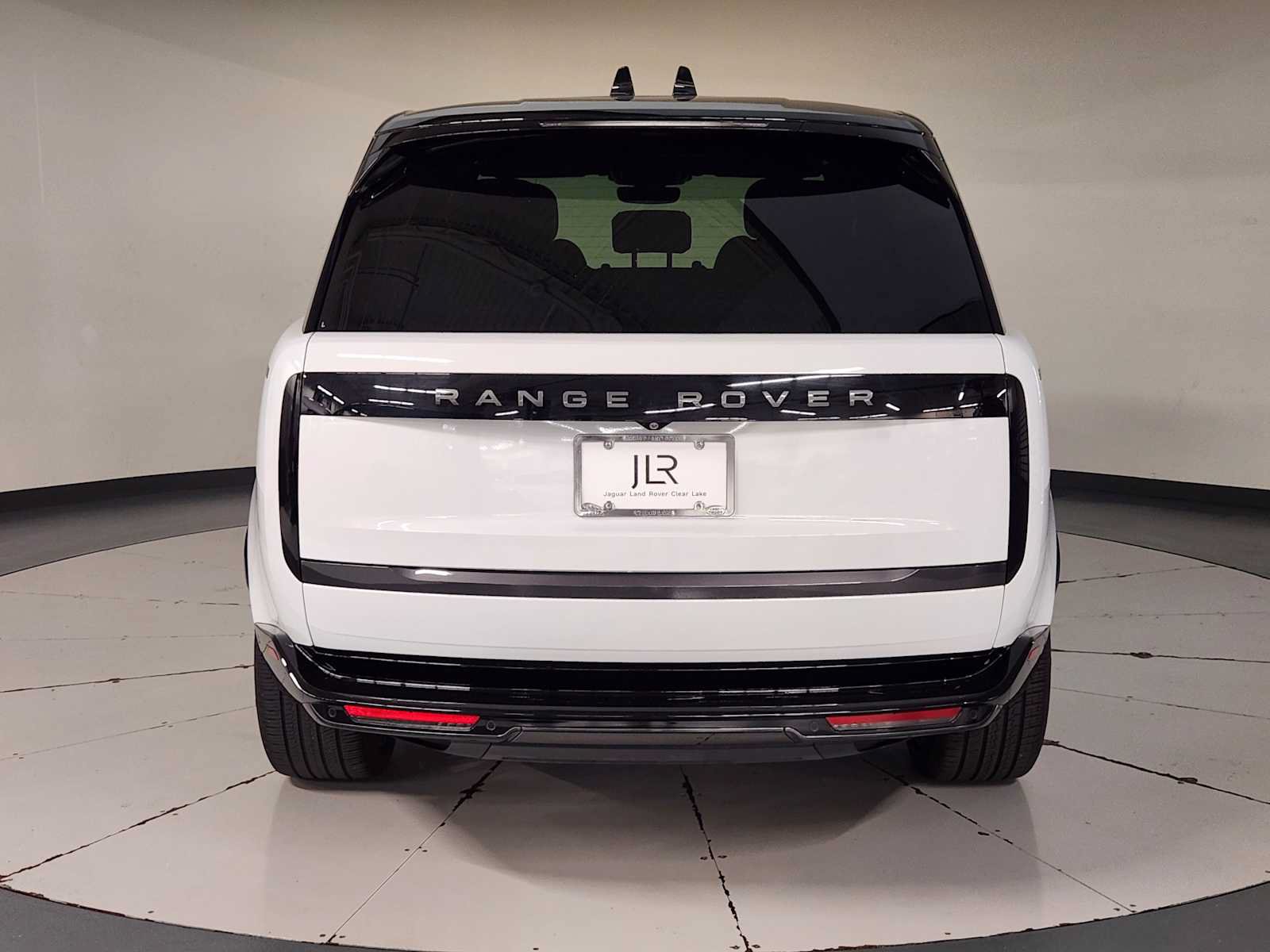 Used 2024 Land Rover Range Rover SE AWD/4WD image 10