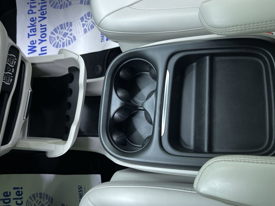 Used 2021 Chrysler Voyager Lxi image 24