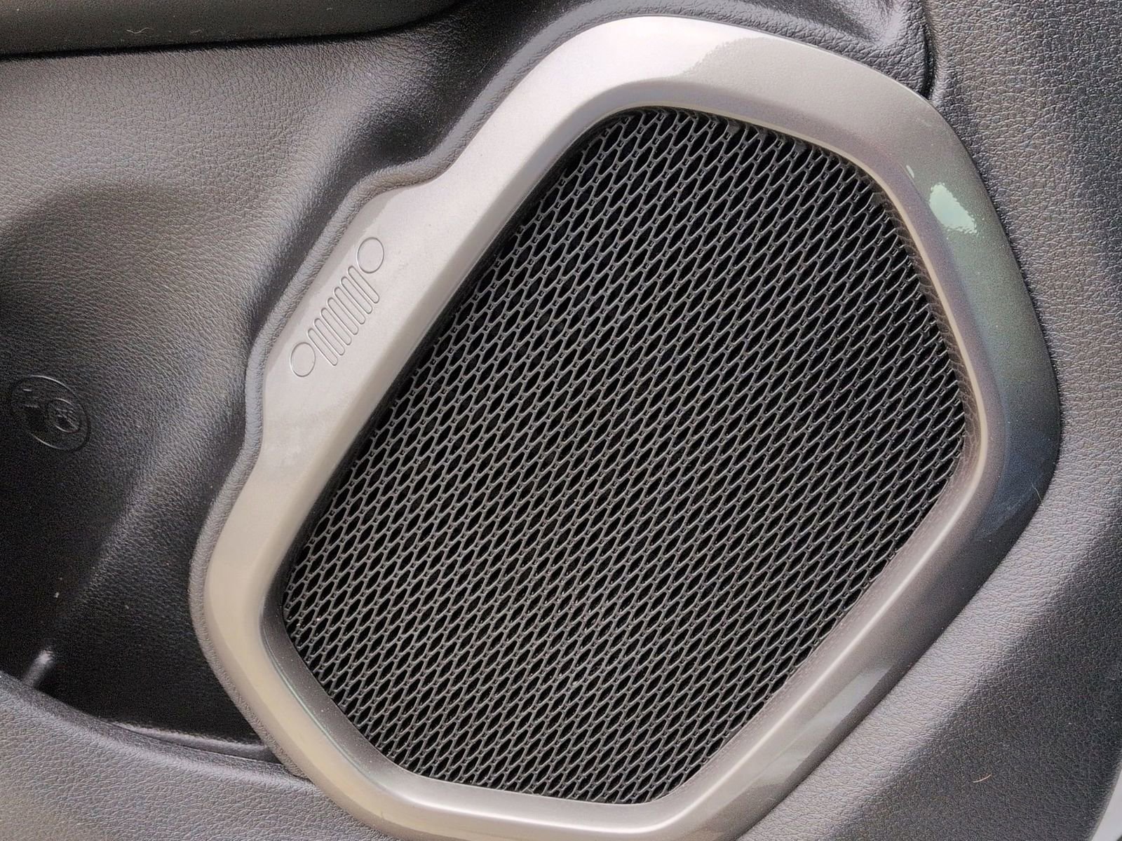 Used 2020 Jeep Renegade Limited image 31