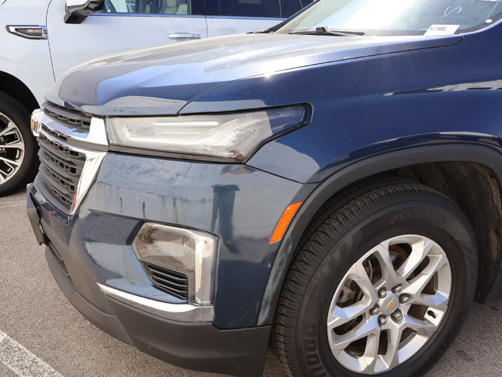 Used 2023 Chevrolet Traverse LS w/ Safety Package FWD image 5