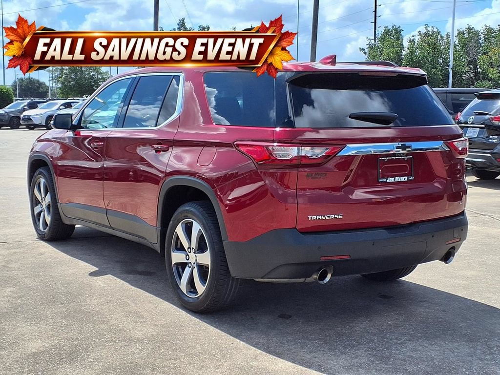 Used 2019 Chevrolet Traverse LT w/ LT Premium Package FWD image 2