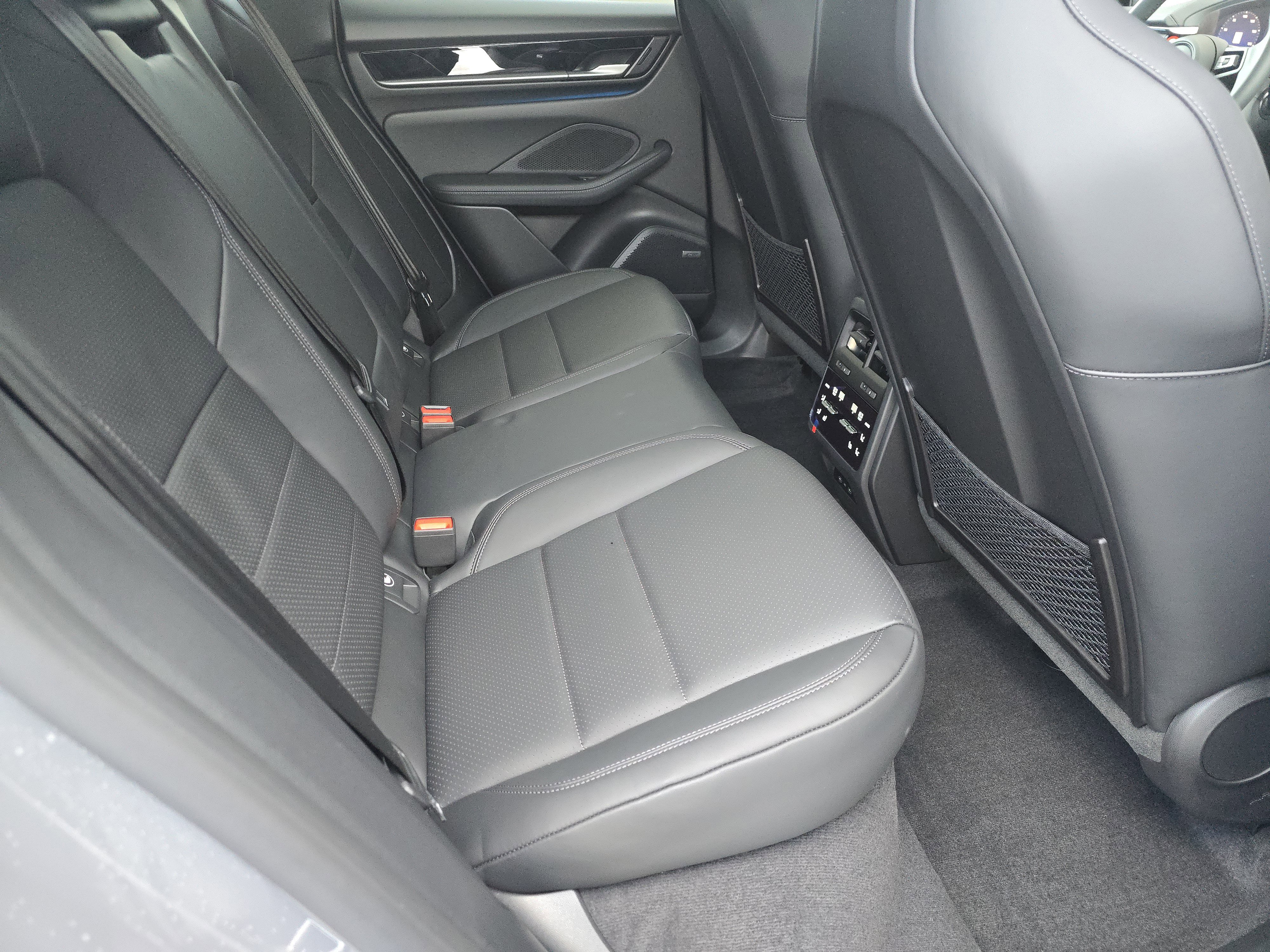 New 2025 Porsche Macan 4S Electric image 14