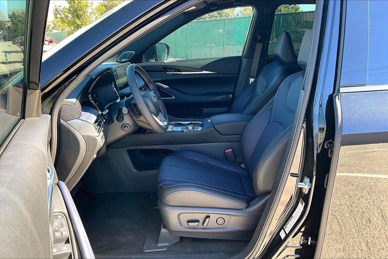 New 2026 INFINITI QX60 Sport image 13