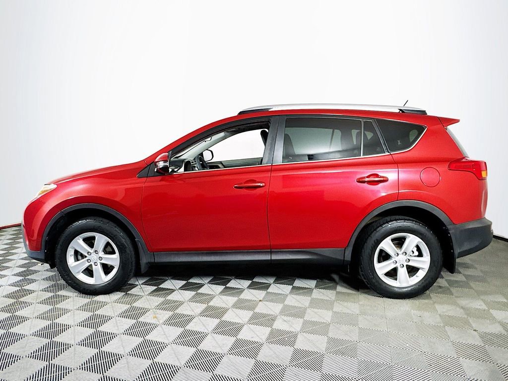 Used 2013 Toyota RAV4 XLE image 4