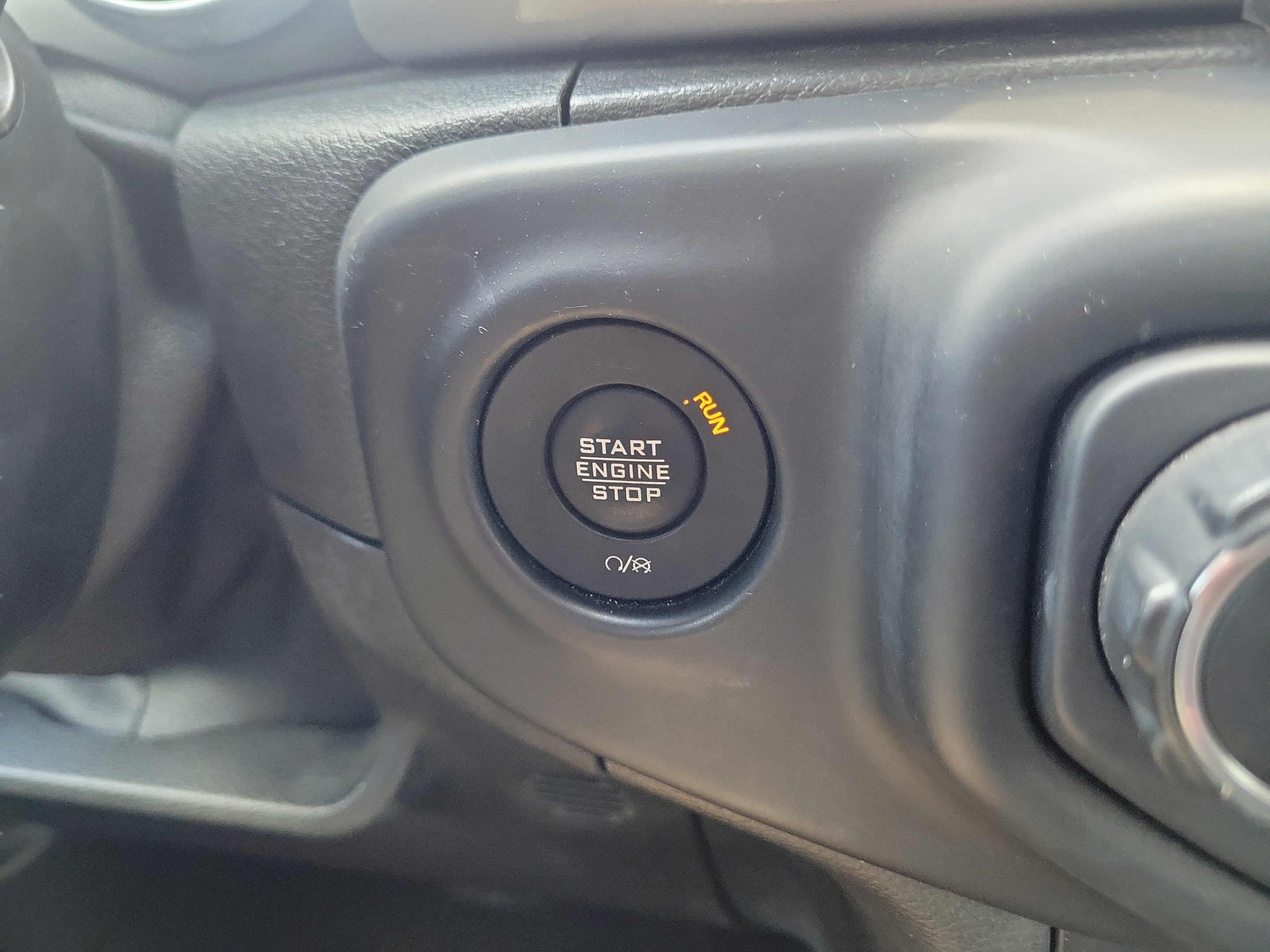 Used 2020 Jeep Wrangler Unlimited Sahara AWD/4WD image 30