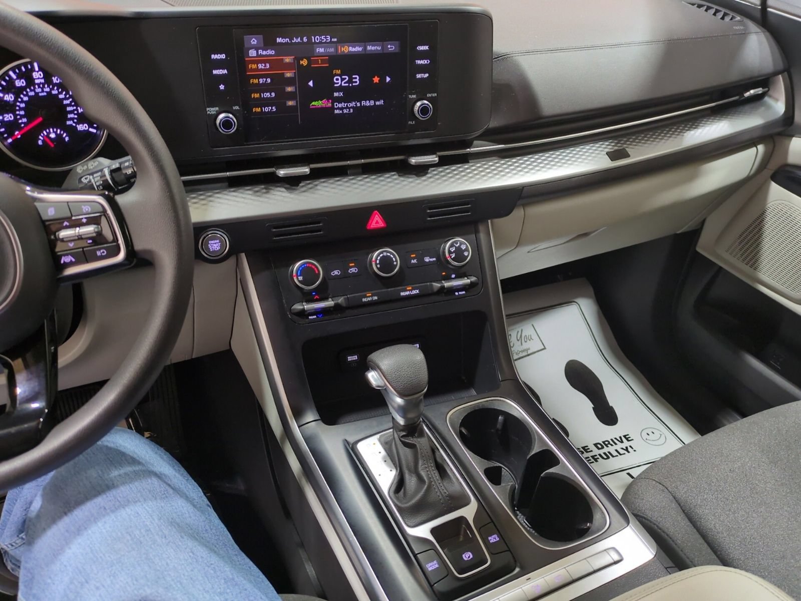 Certified 2024 Kia Carnival LX FWD image 26