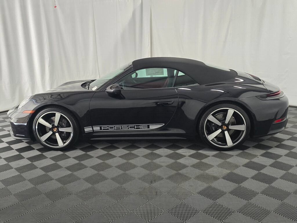New 2026 Porsche 911 Carrera RWD image 2