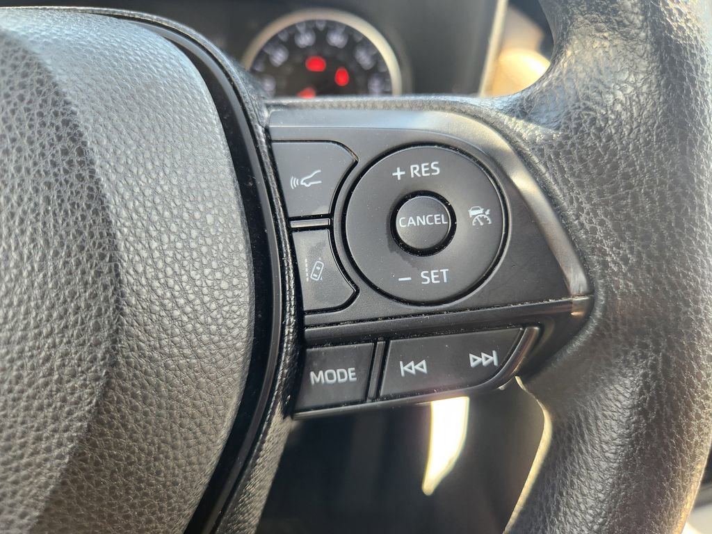 Used 2019 Toyota RAV4 LE image 21