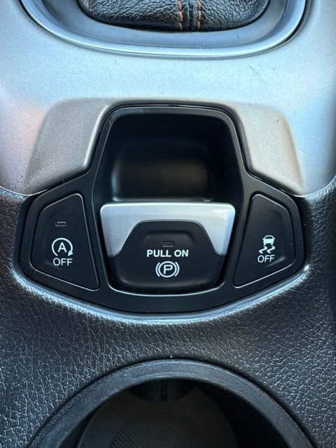 Used 2020 Jeep Compass Latitude w/ Cold Weather Group image 27