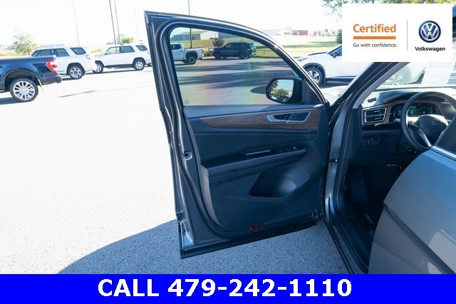 Certified 2024 Volkswagen Atlas SE image 11