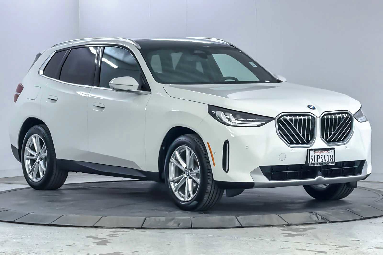 Used 2025 BMW X3 xDrive30i w/ Premium Package image 9