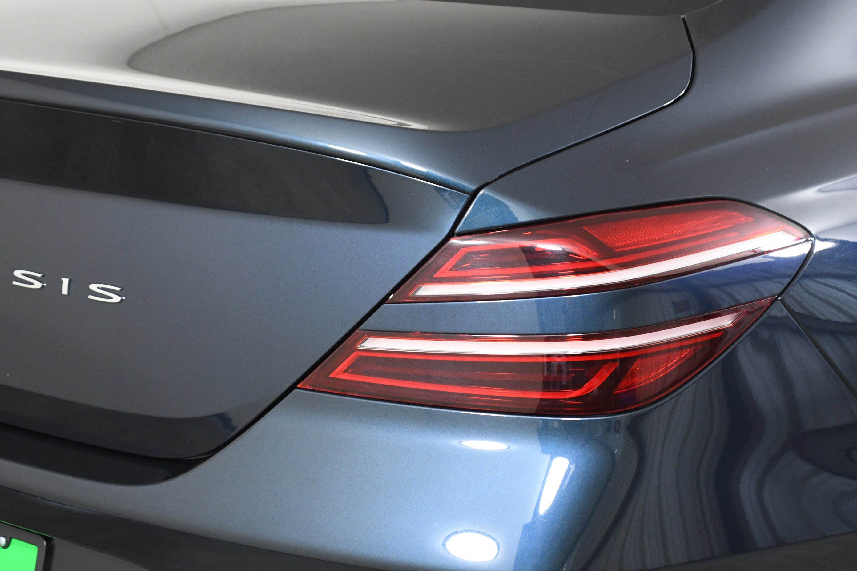 Used 2025 Genesis G70 2.5T image 31